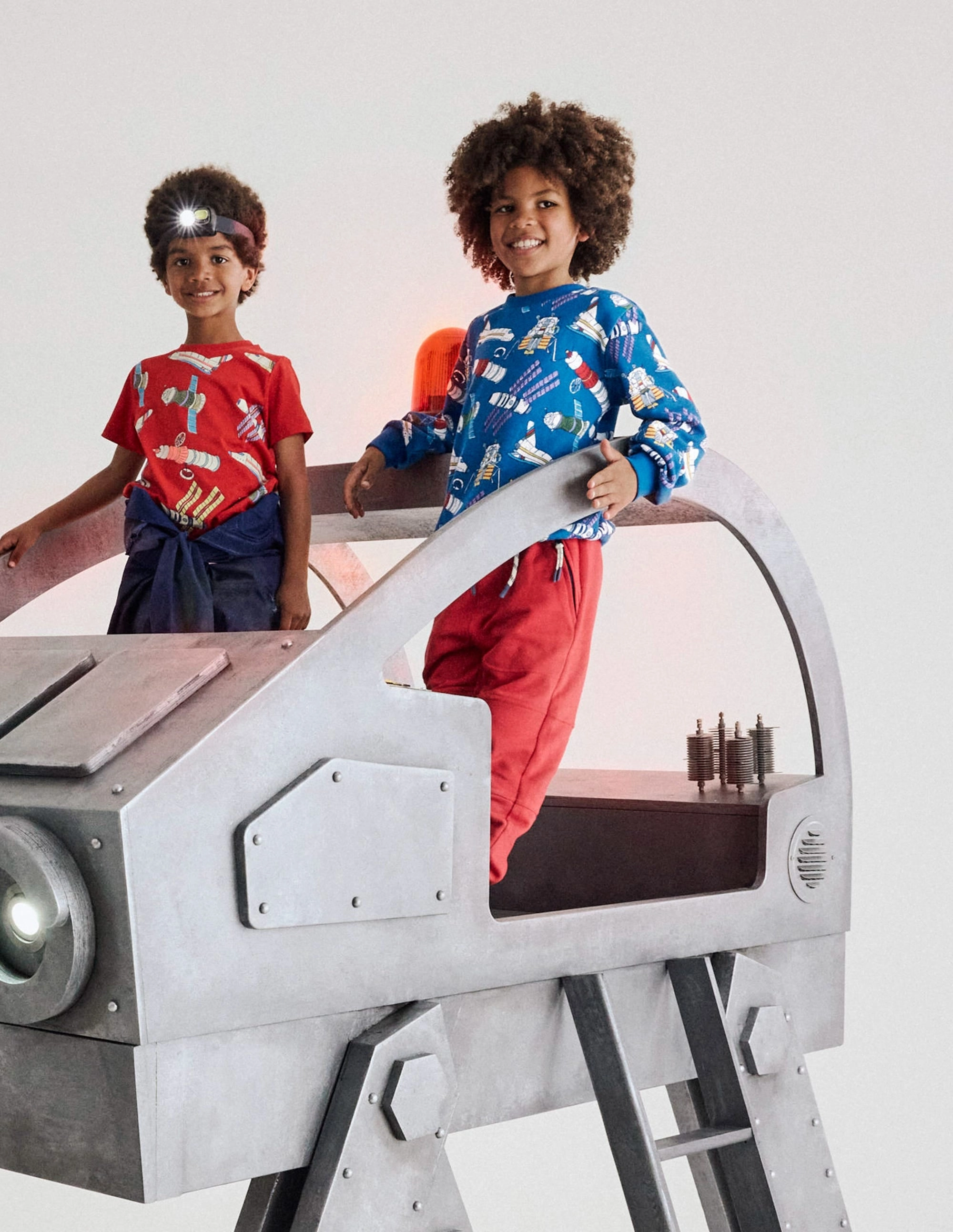 Flexible Shoulder Seams Everyday Printed Sweatshirt-Kingfisher Blue Satellites