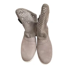 All-Day Comfortable Shoes Lagoon Mood Shoes Flats By EVER In Grey & Tan, Size:8.5