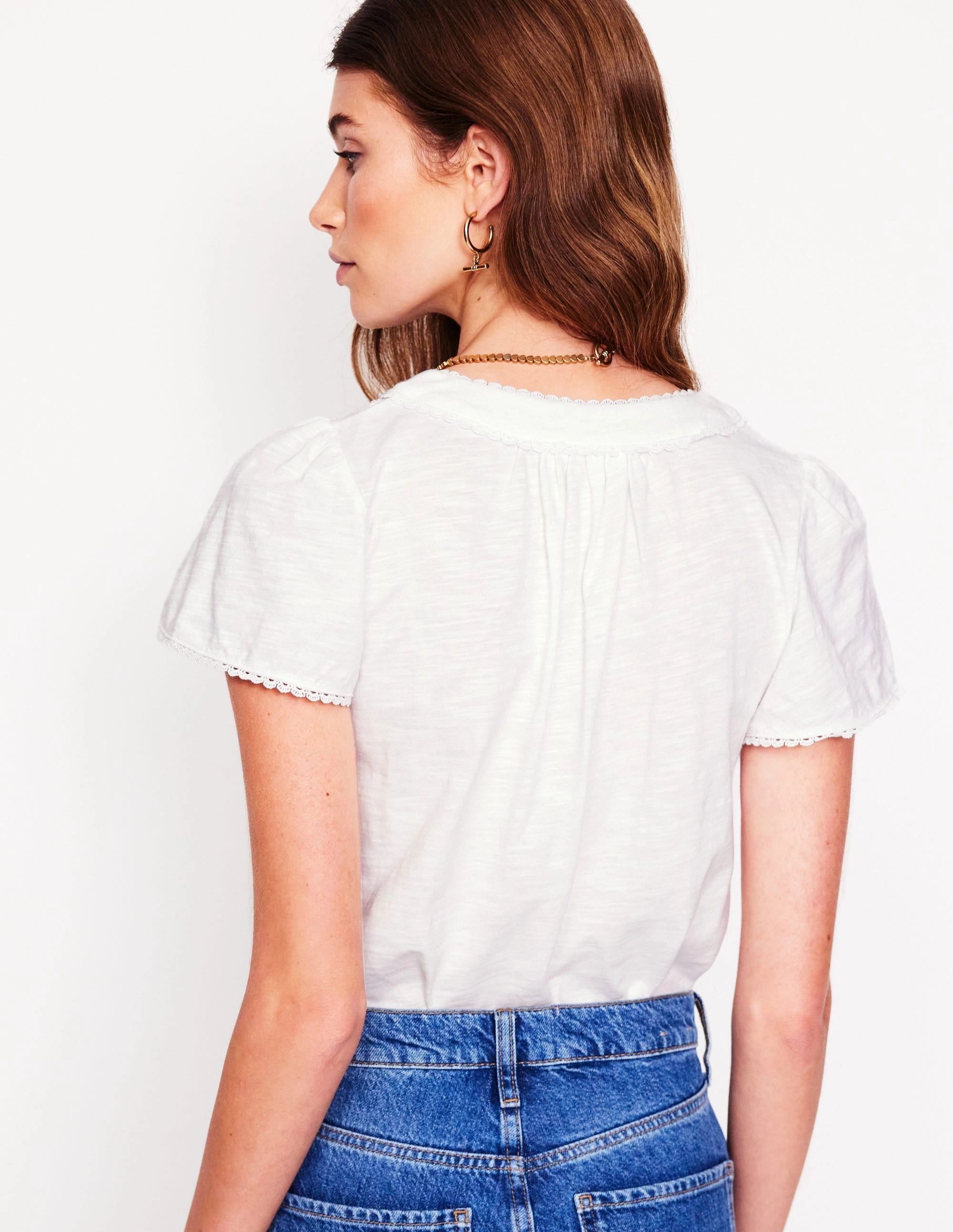 Round neck simplicity Anti Static Treatment Ava Short Sleeve Top-White
