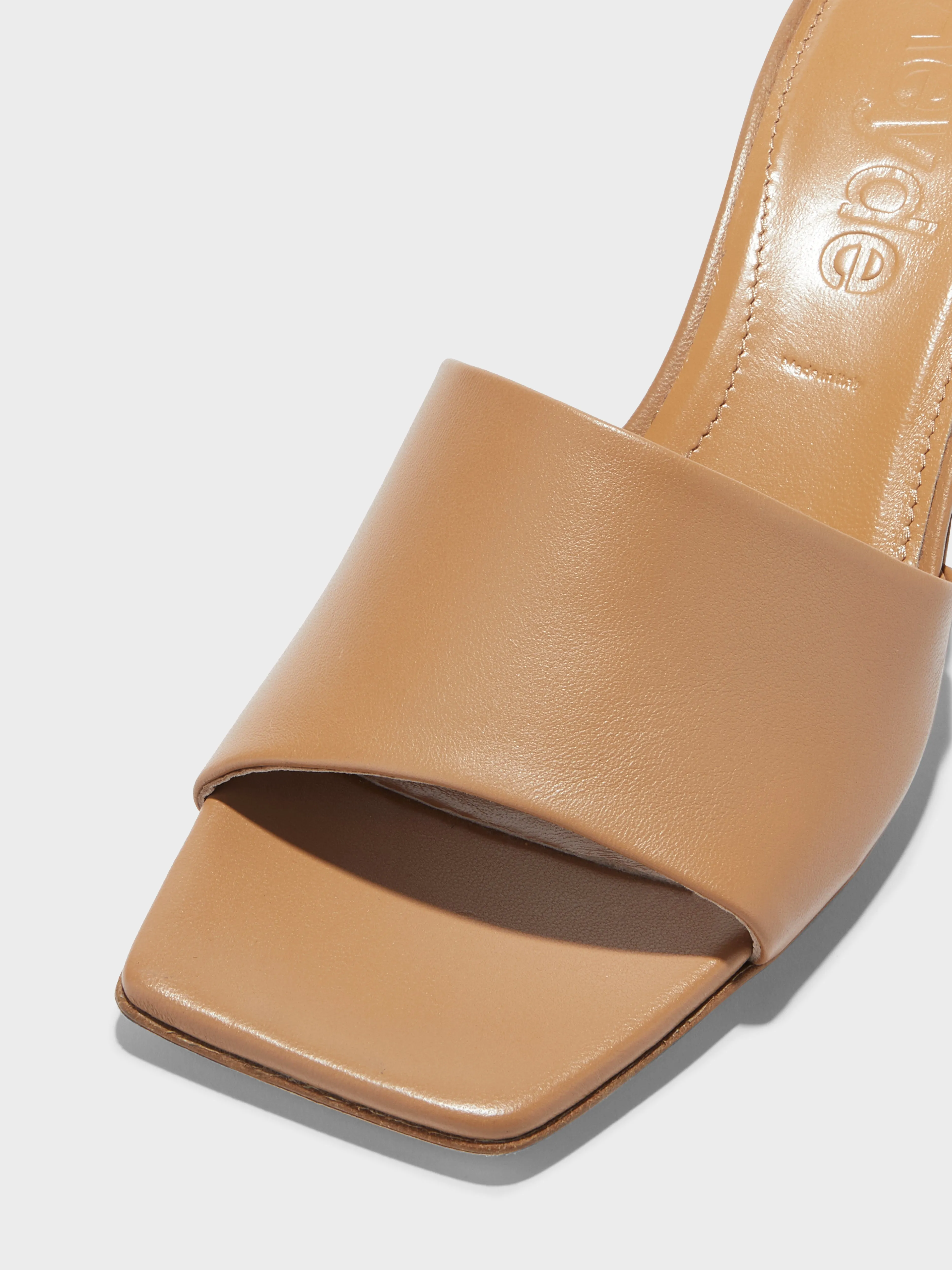 Chic Pumps Jeanie Leather Sandals