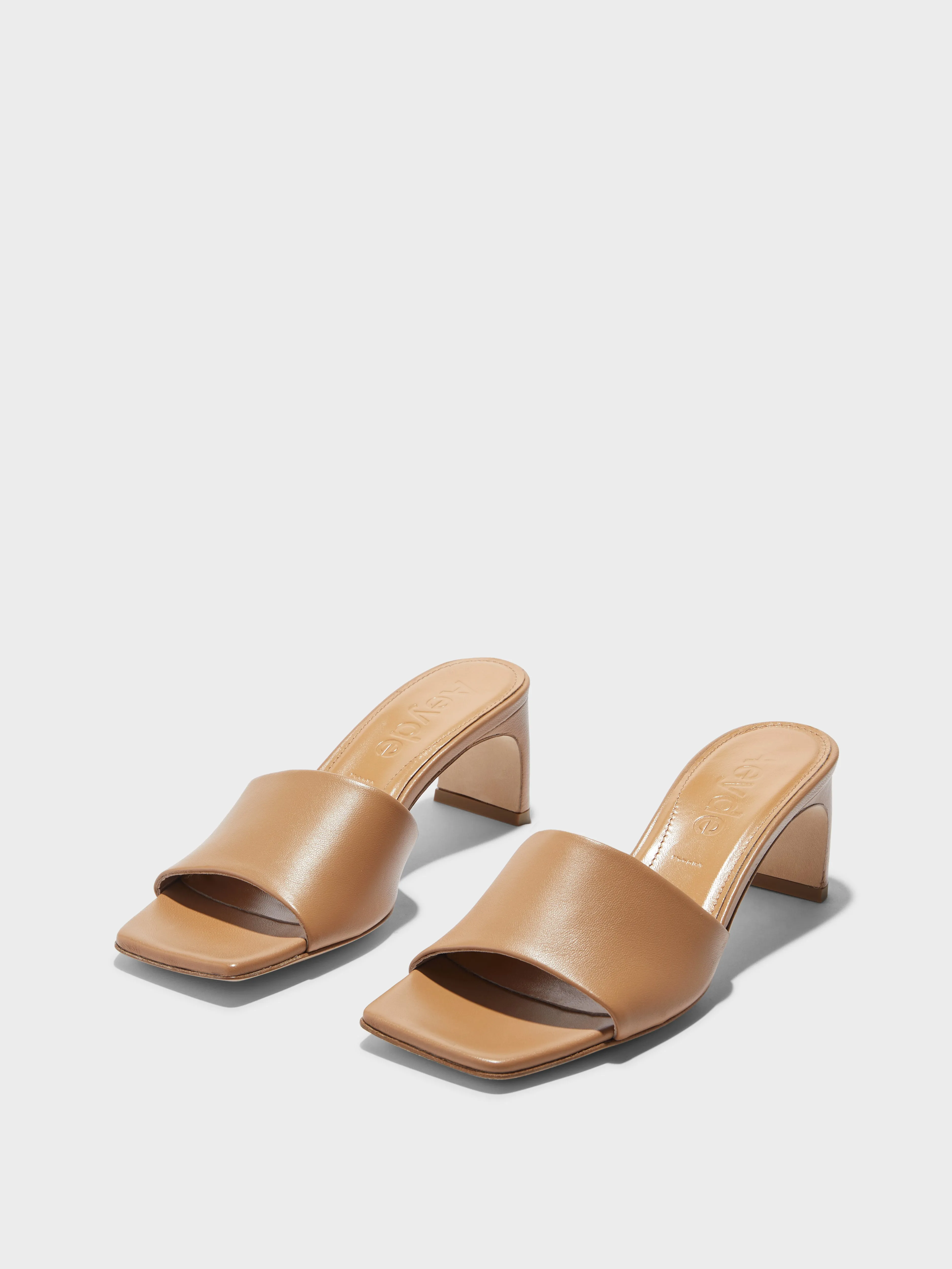 Jeanie Leather Sandals Dynamic Feel