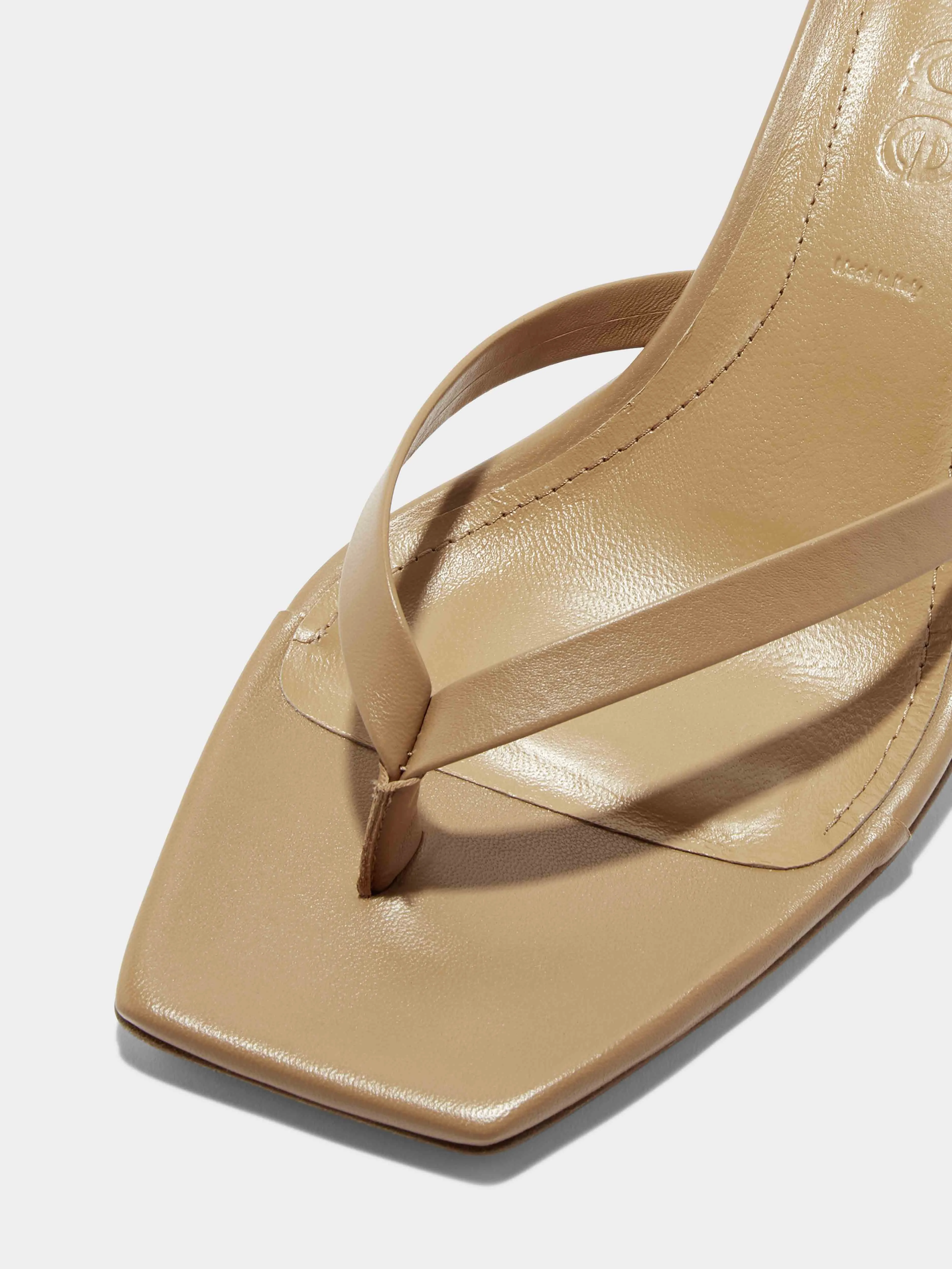 Comfortable Comfortable Stilettos Wilma Leather Thong Sandals