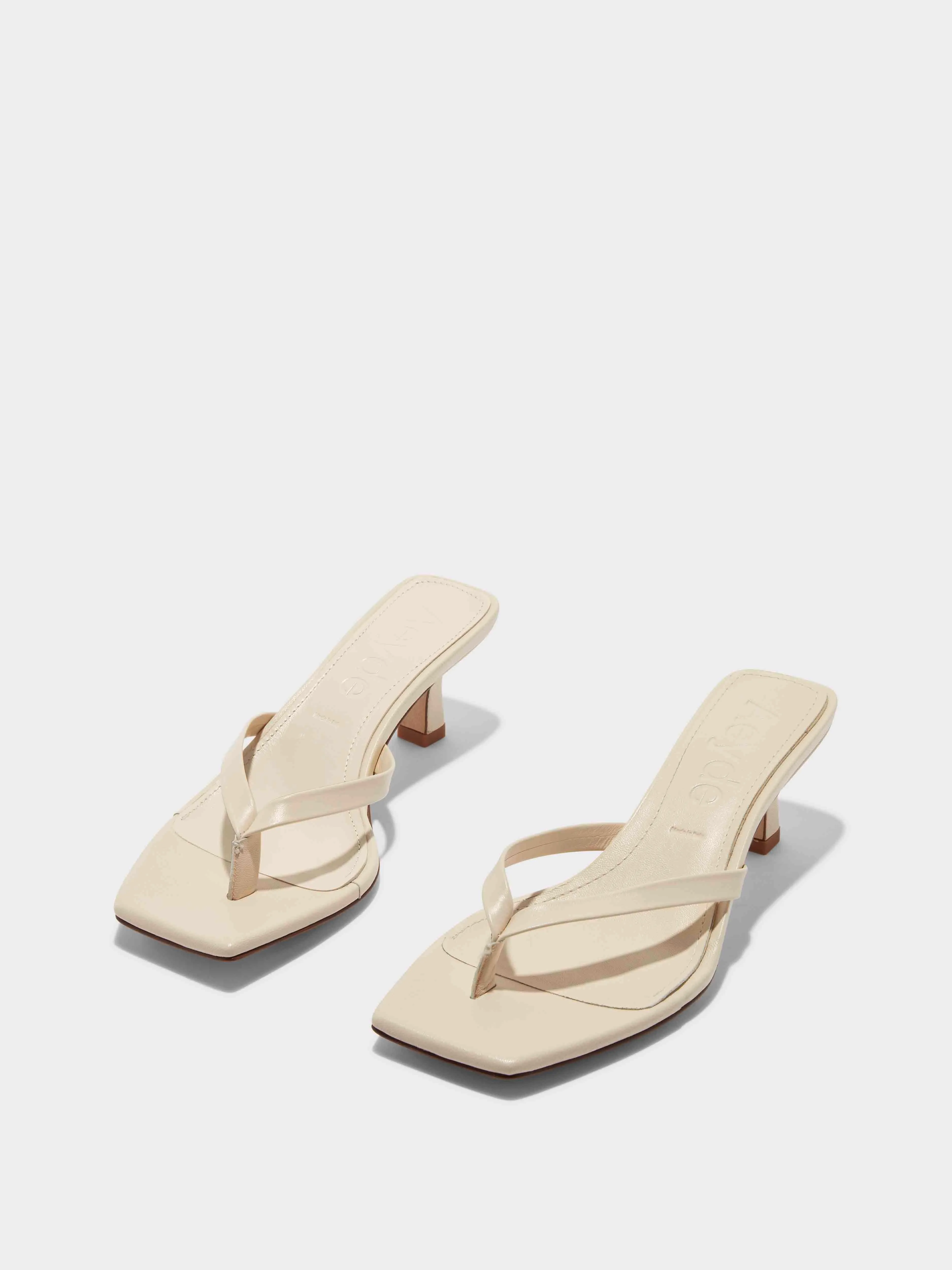 Comfortable Shoes Wilma Leather Thong Sandals