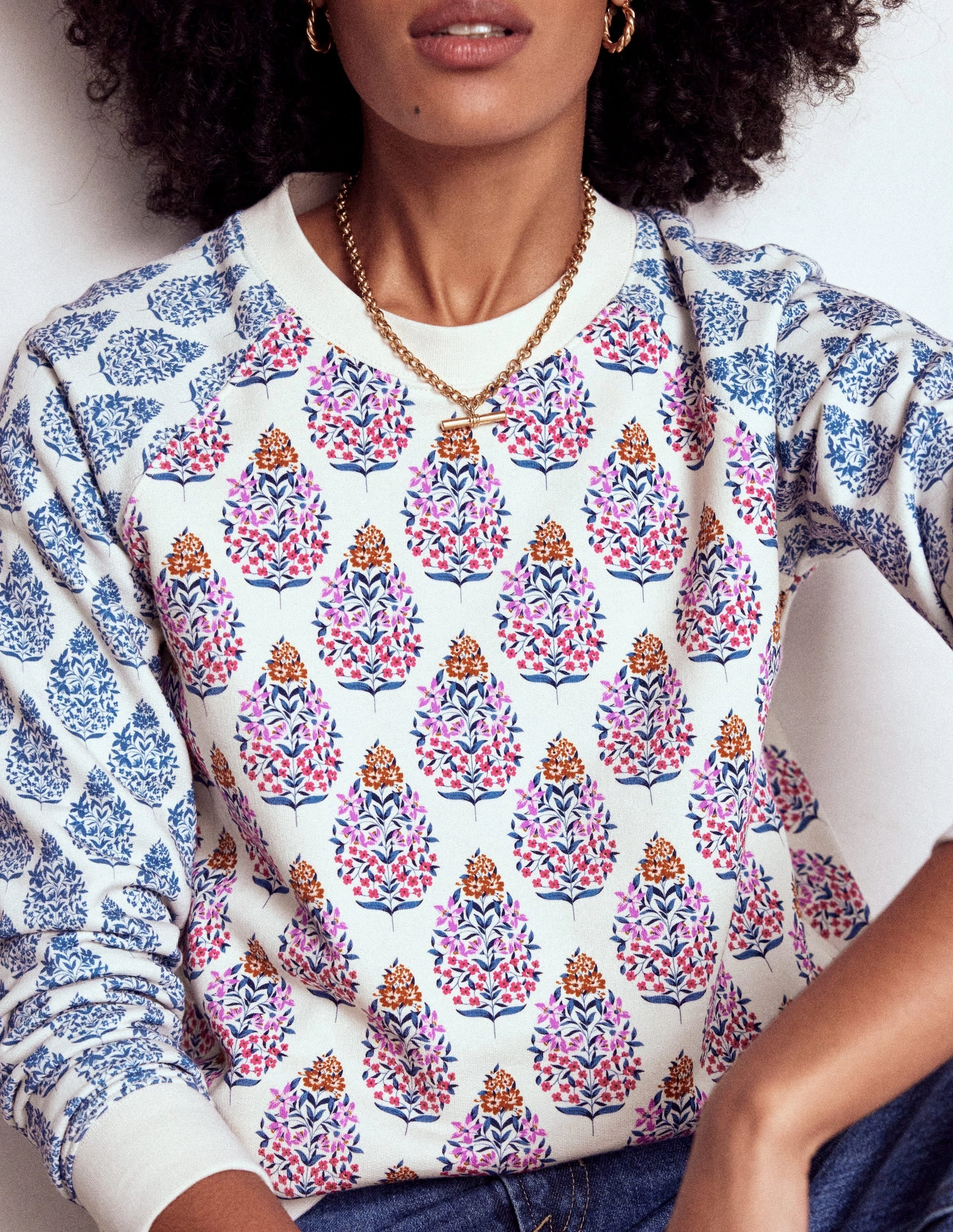 Edgy Regular Fit Rosa Printed Sweatshirt-Multi, Wildflower Bouquet