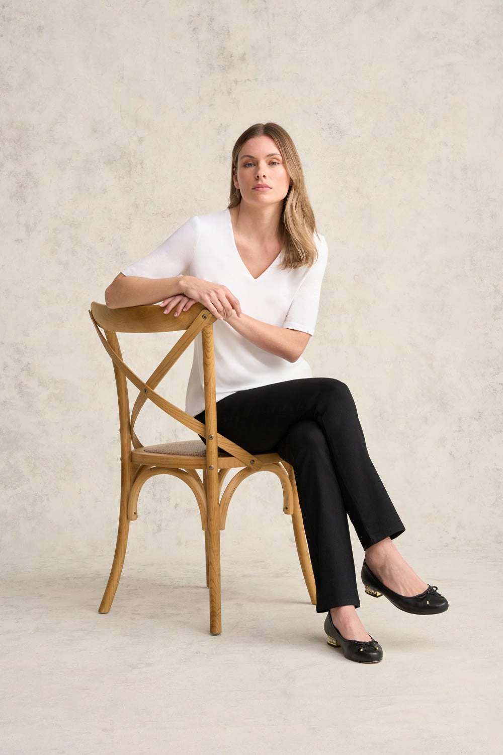 DurableDoubleLayeredHem V-Neck Tee - White